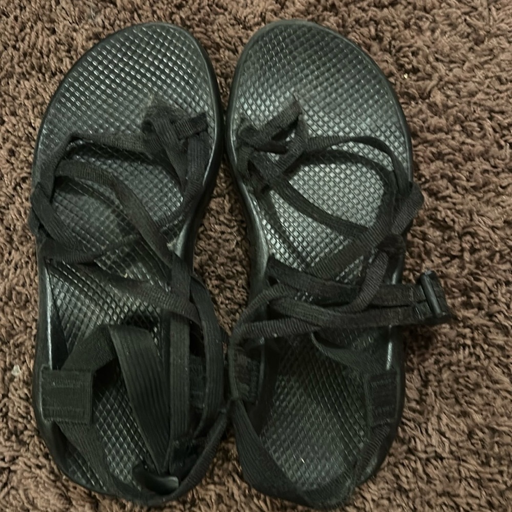 One toe choco sandals